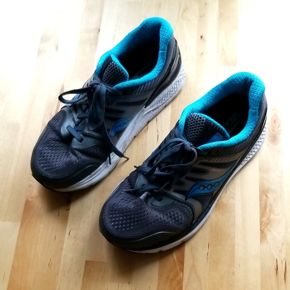 Saucony women's running shoes size 7w